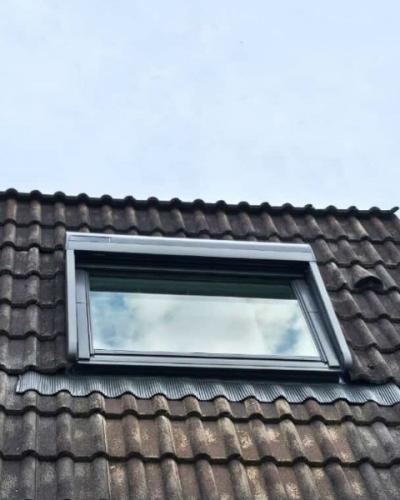 Fenêtre à rotation d'un système VELUX  en Aluminium à Draveil (91)