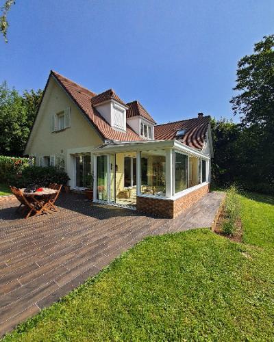 Veranda Aluminium Blanc Toiture plate et soubassement en briques en Essonne (91)